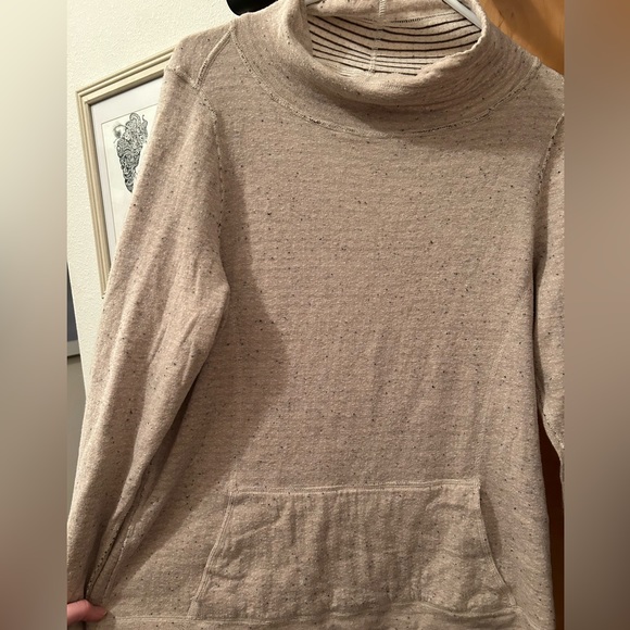 Aventura cowl neck reversible pull over - Picture 7 of 8